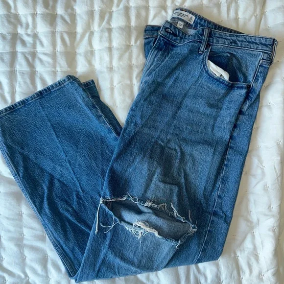 Abercrombie & Fitch Curve Love The 90s Straight Ultra High Rise Blue Jeans - Picture 3 of 3